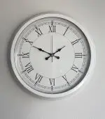 Dekoratif Retro Beyaz Duvar Saati